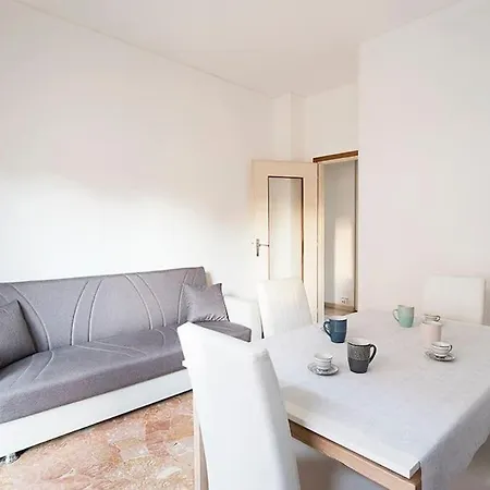 Apartment In Centro - Apt. Elegante Nel Cuore Di